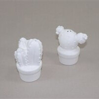 bh18-1010+cactus+salt+and+pepper+shaker+set1.jpg