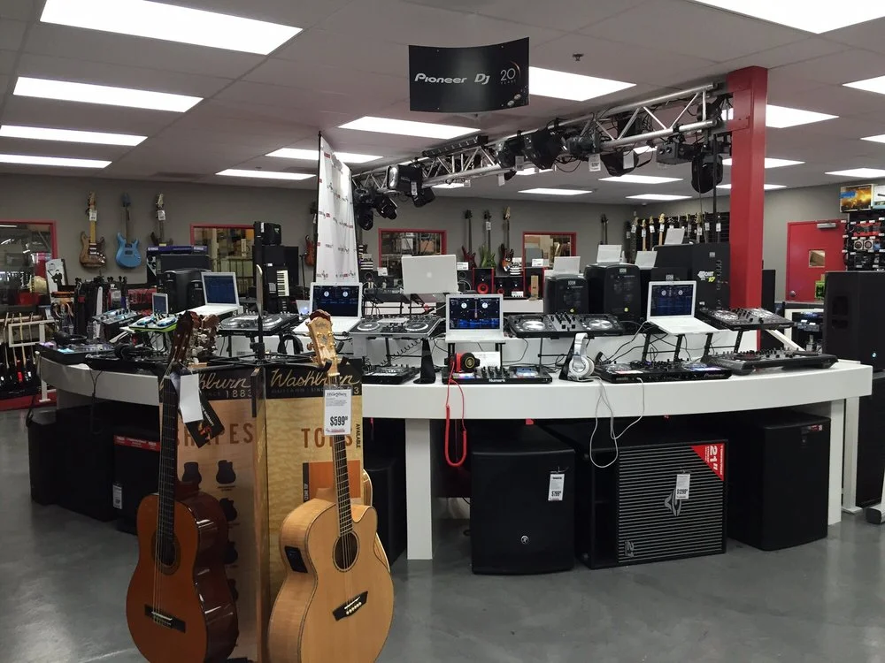 Pitbull Audio is the perfect place for a DJ to come into and try out various controllers and turntables. Nearly every piece of gear is connected to it's own computer. 