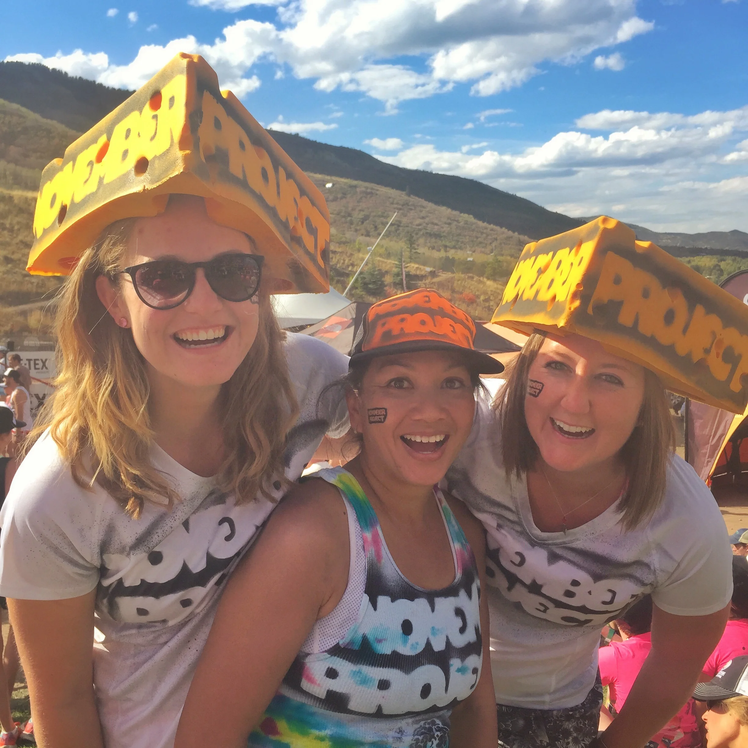 Sheila poses with a couple of NP - Milwaukee cheeseheads ... I'm assuming Milwaukee.