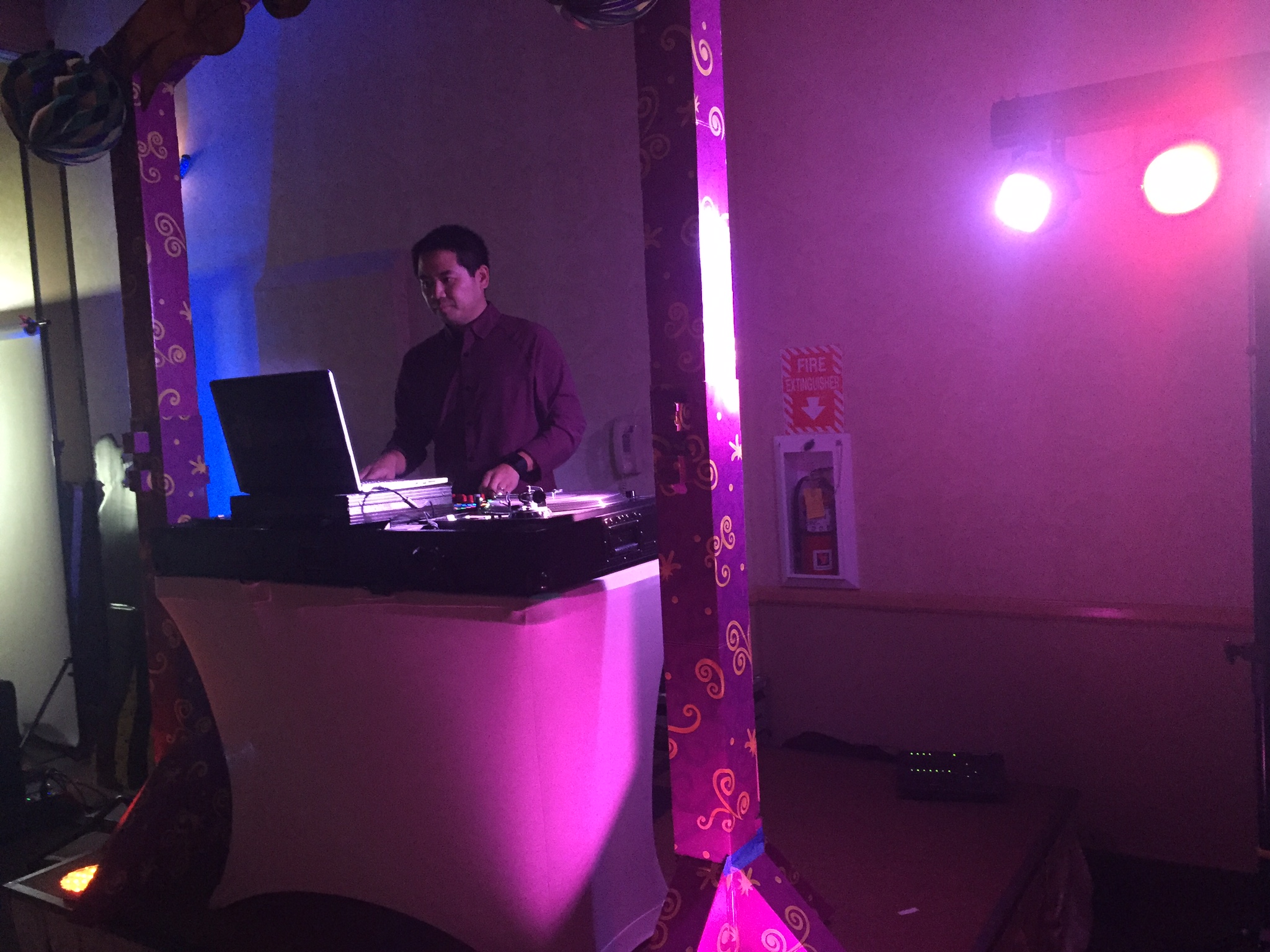   San Diego DJ:&nbsp;Justin Kanoya  