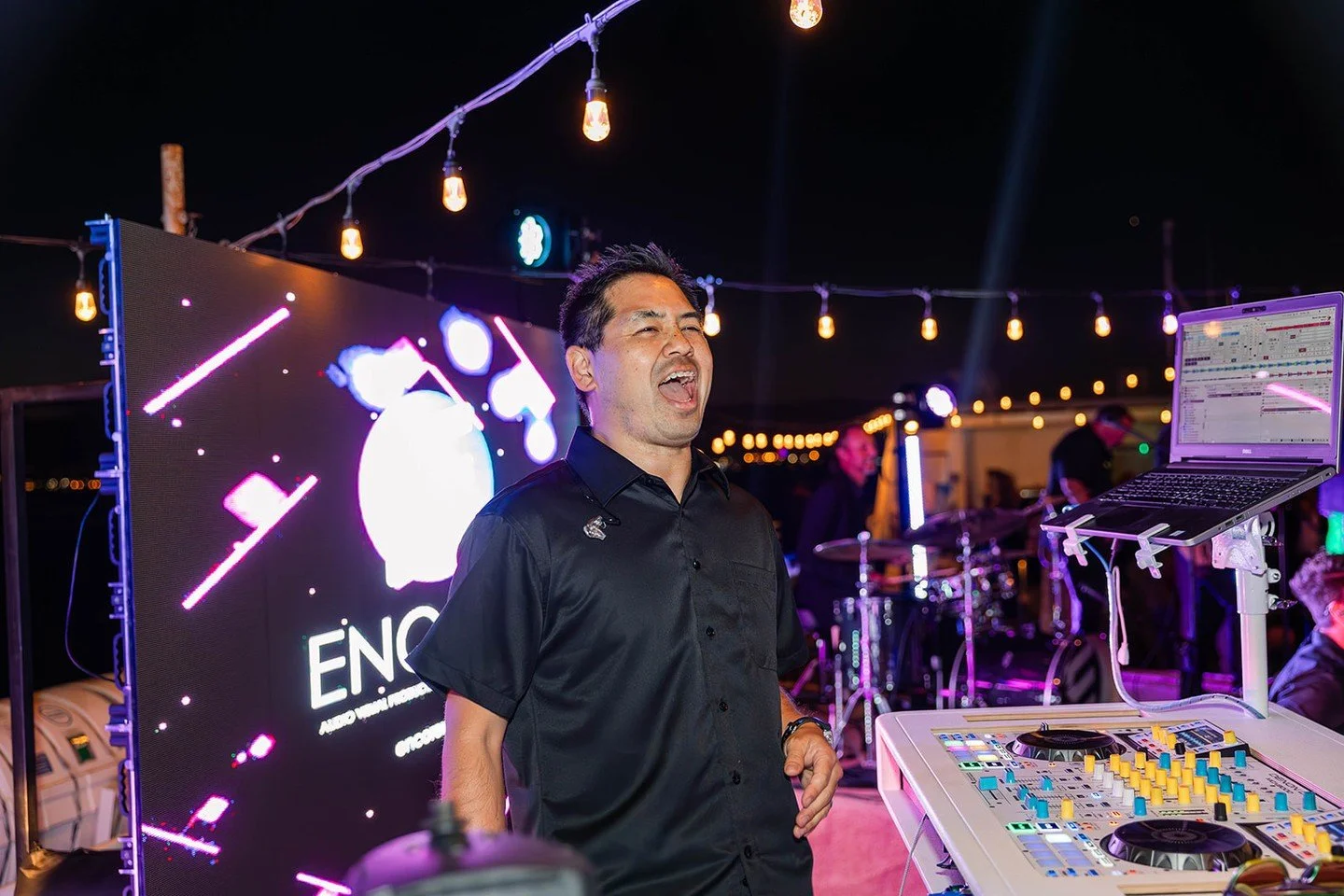 This energy ... always. ⁠
.⁠
.⁠
.⁠
.⁠
📷: @nikkihildebrandphotography⁠
⁠
⁠
#djkanoya #sandiegodj #weddingdj