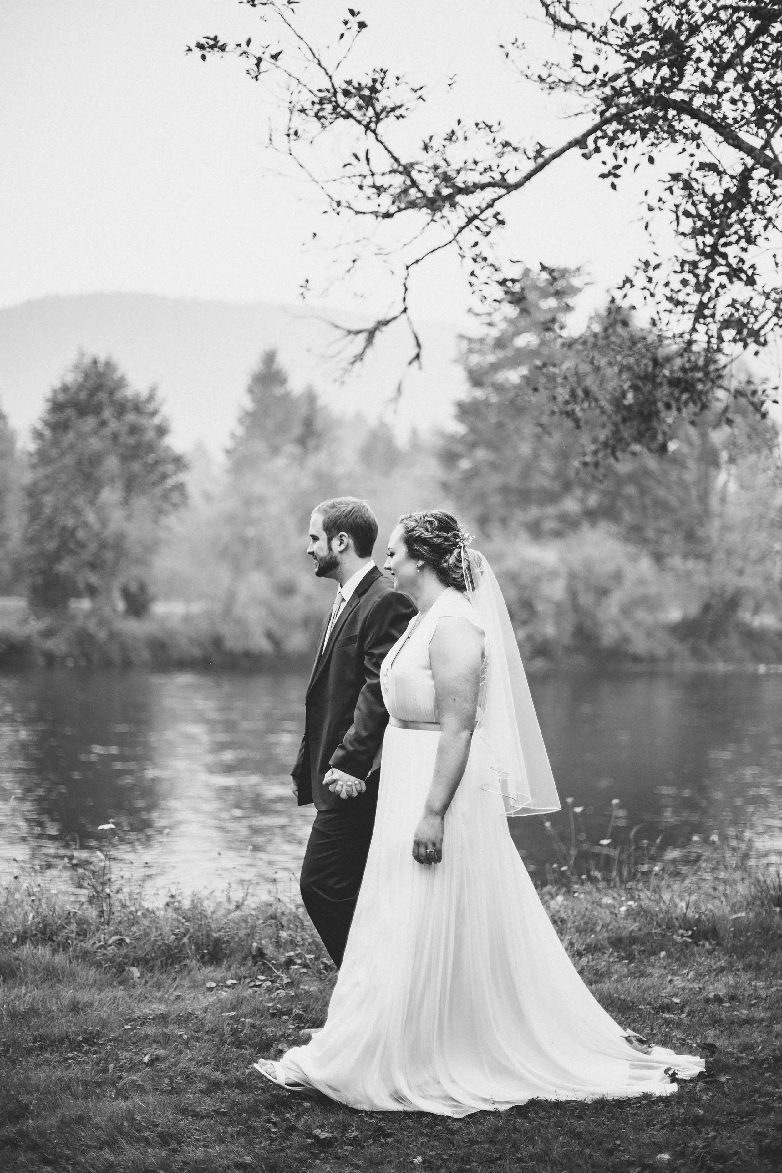 Backyard Wedding- Oregon - Cozy-26.jpg