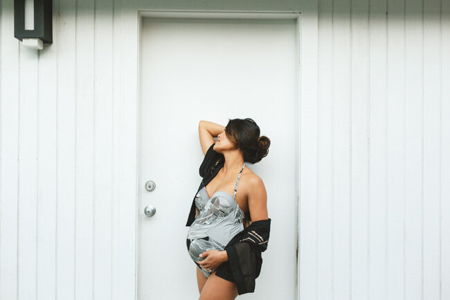 JENNIFER-SKOG-editorial-maternity-photography-hang_0234.jpg