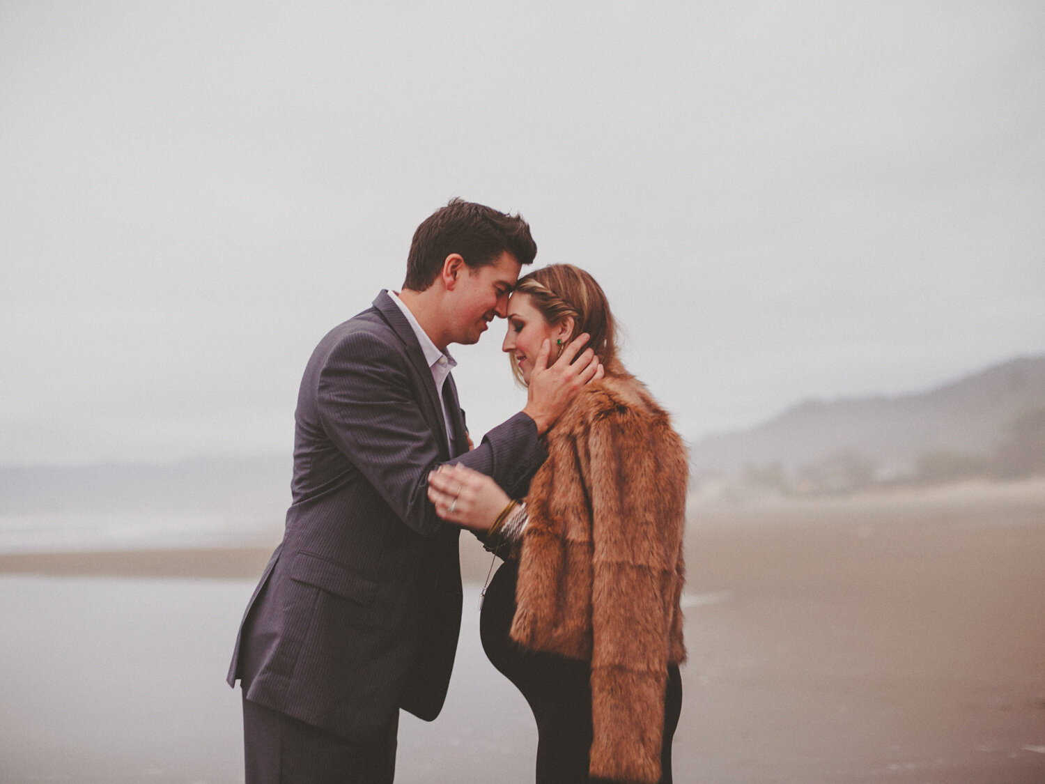 JENNIFER-SKOG-fashion-love-story-california-woods-beach-maternity-pregnancy-photography-portrait-fur-floral-wrap-lindsay-skog-0030.jpg