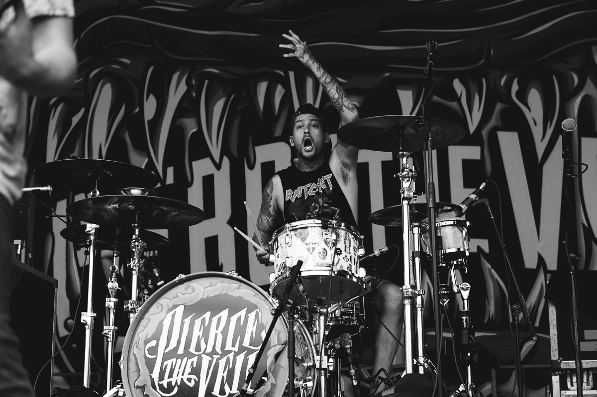 Pierce_The_Veil_Auburn_Warped_Tour_Nguyen_Tim-7.jpg