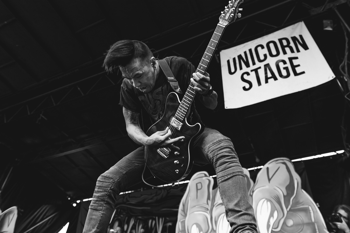 Pierce_The_Veil_Auburn_Warped_Tour_Nguyen_Tim-10.jpg