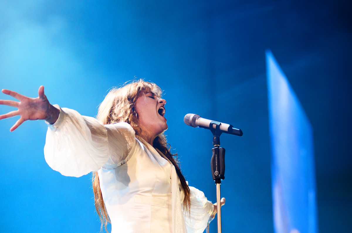 2_Florence_&_The_Machine_Rogers_Arena_Timothy-Nguyen_25October15-4.JPG