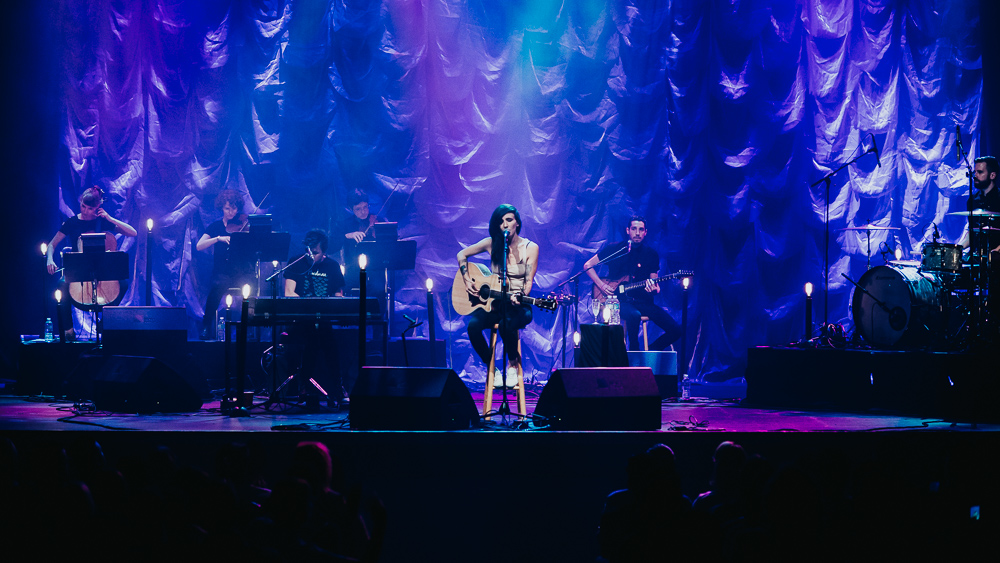 1_LIGHTS_Acoustic_Vogue_Theatre_Timothy_Nguyen (9 of 9).jpg