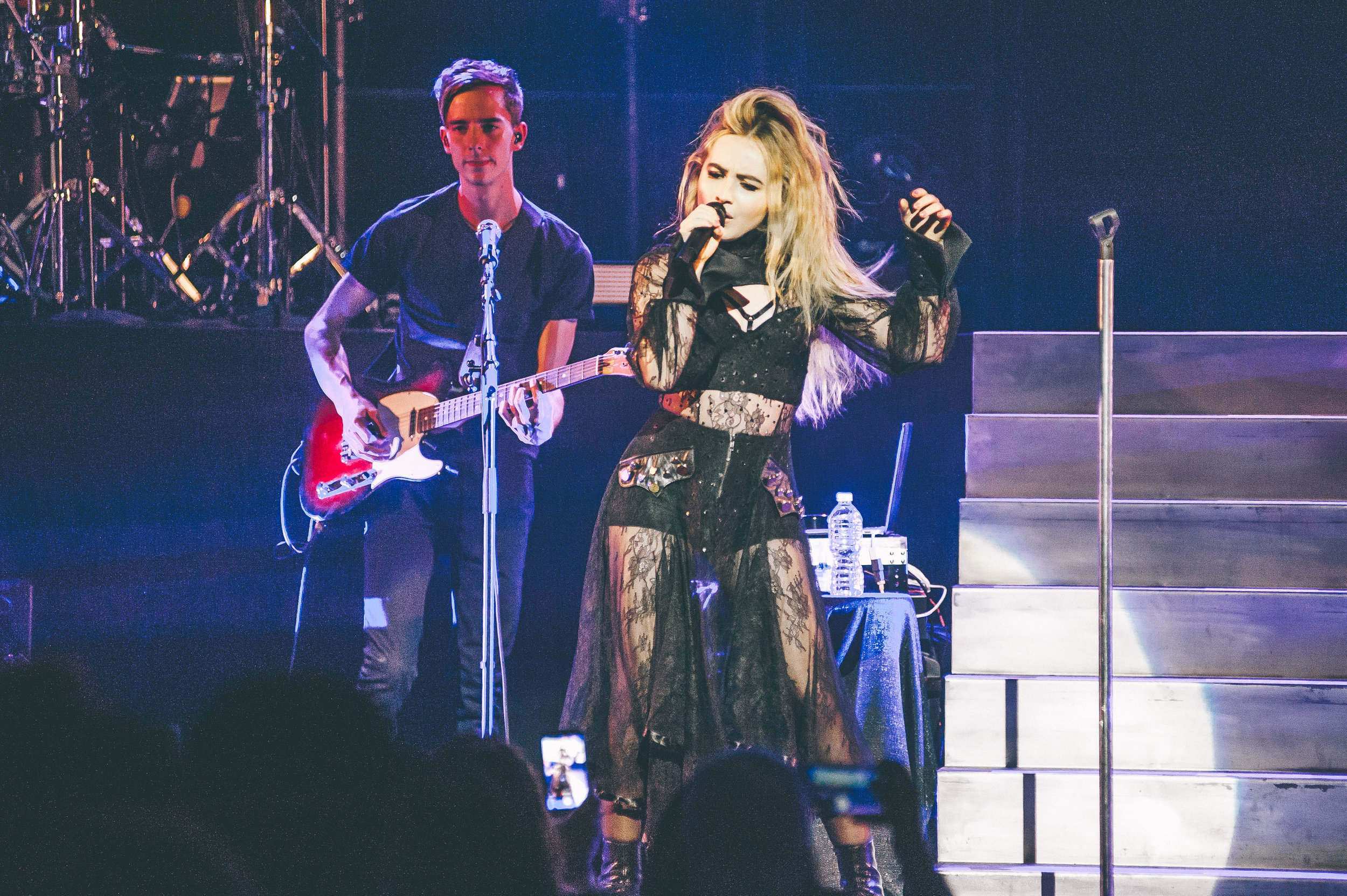 1_Sabrina_Carpenter-Vogue_Theatre-20170706-Timothy_Nguyen (3 of 19).jpg