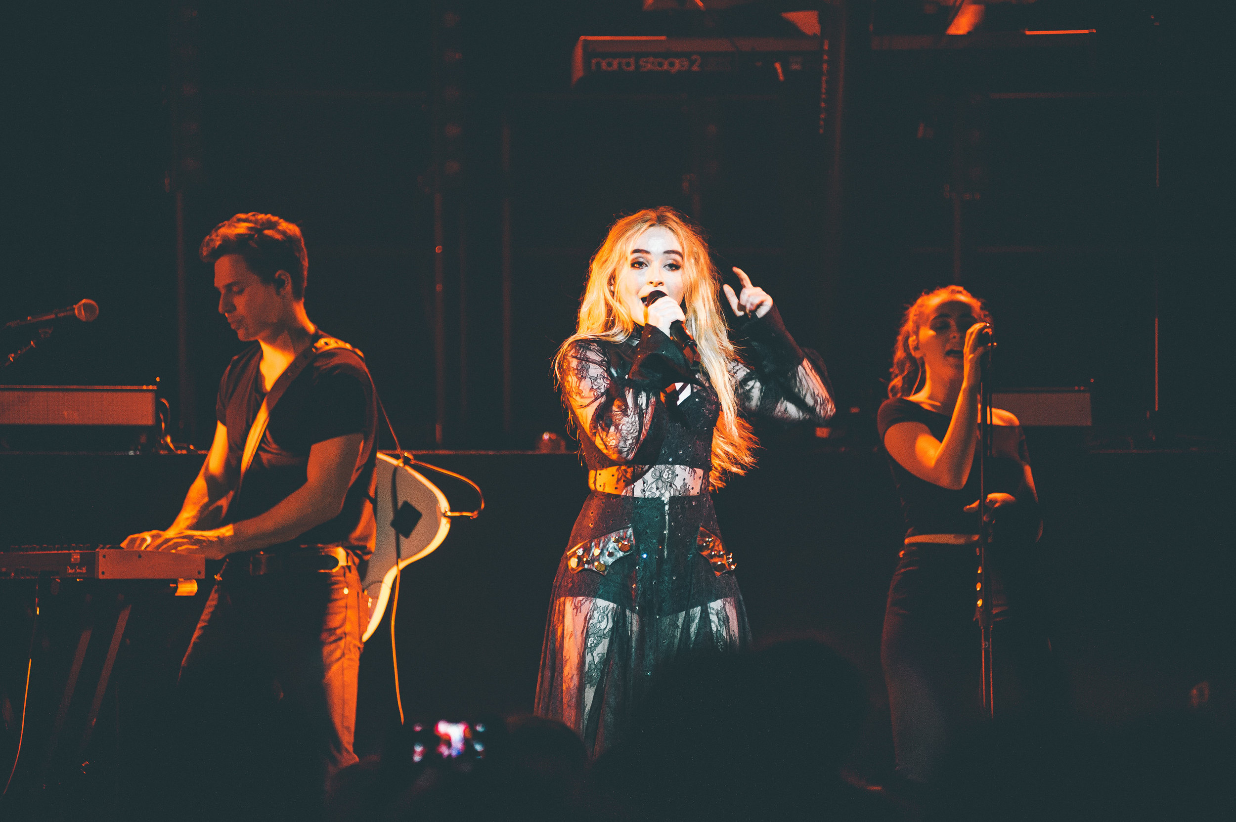 1_Sabrina_Carpenter-Vogue_Theatre-20170706-Timothy_Nguyen (10 of 19).jpg