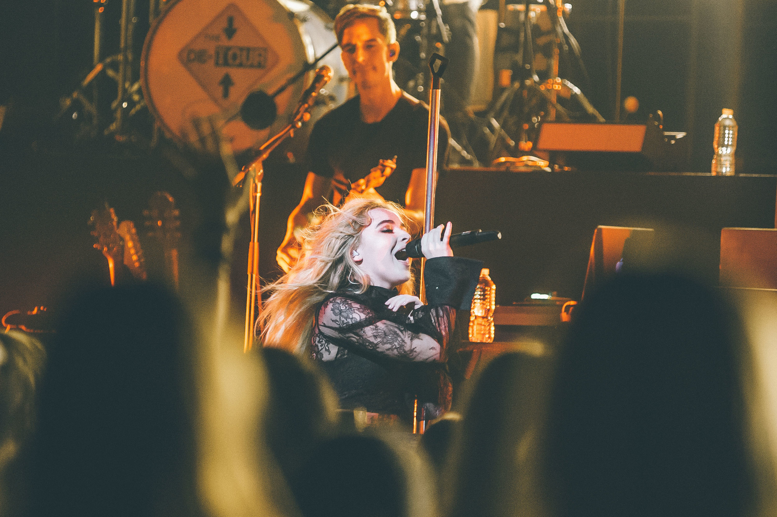 1_Sabrina_Carpenter-Vogue_Theatre-20170706-Timothy_Nguyen (13 of 19).jpg