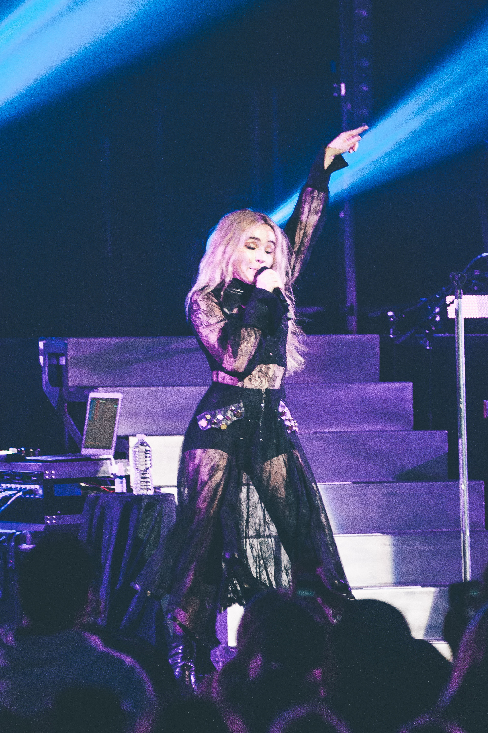 1_Sabrina_Carpenter-Vogue_Theatre-20170706-Timothy_Nguyen (14 of 19).jpg