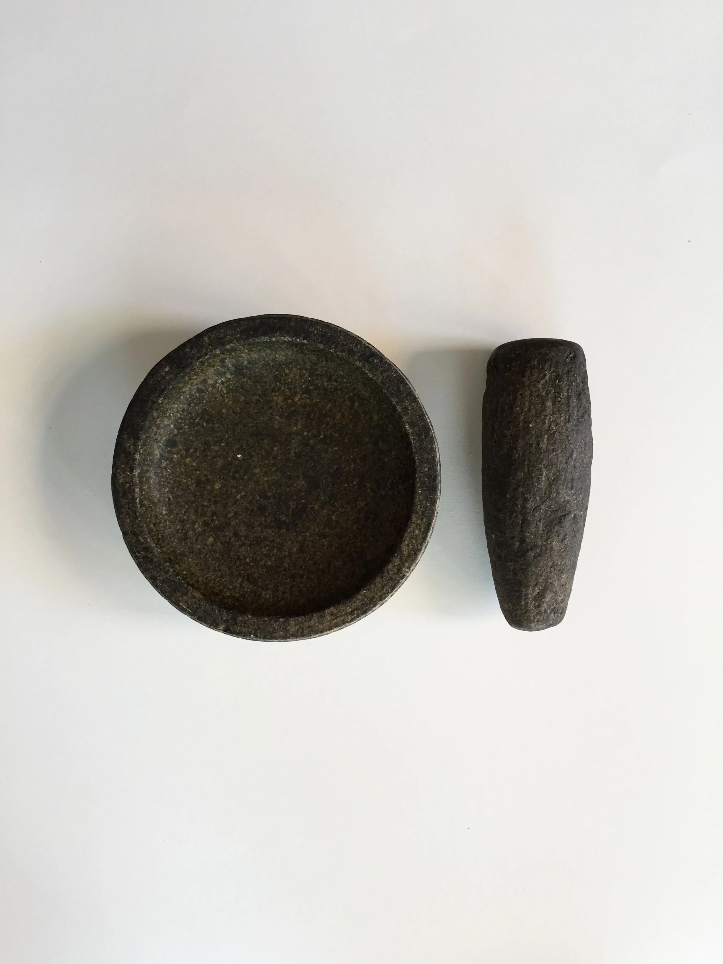 TRADITIONAL MORTAR AND PESTLE