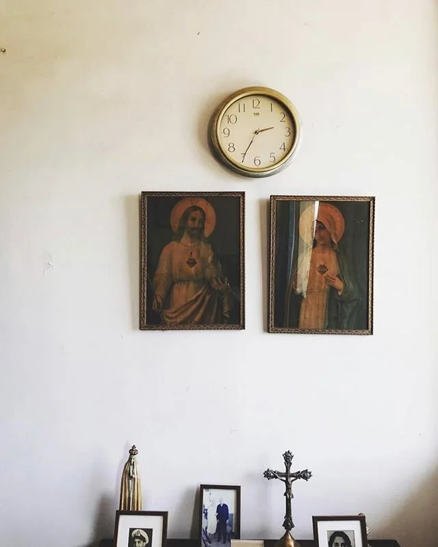Sending love and prayers to family and friends all over the world. I took this photo in my Nana&rsquo;s room in Bombay before she died and it&rsquo;s still such a special place for me.... thinking about my beautiful city as it locks down for the day 💕

#spicemama #bombaydreaming #bombay #family #sundaymornings #indialove #homesick