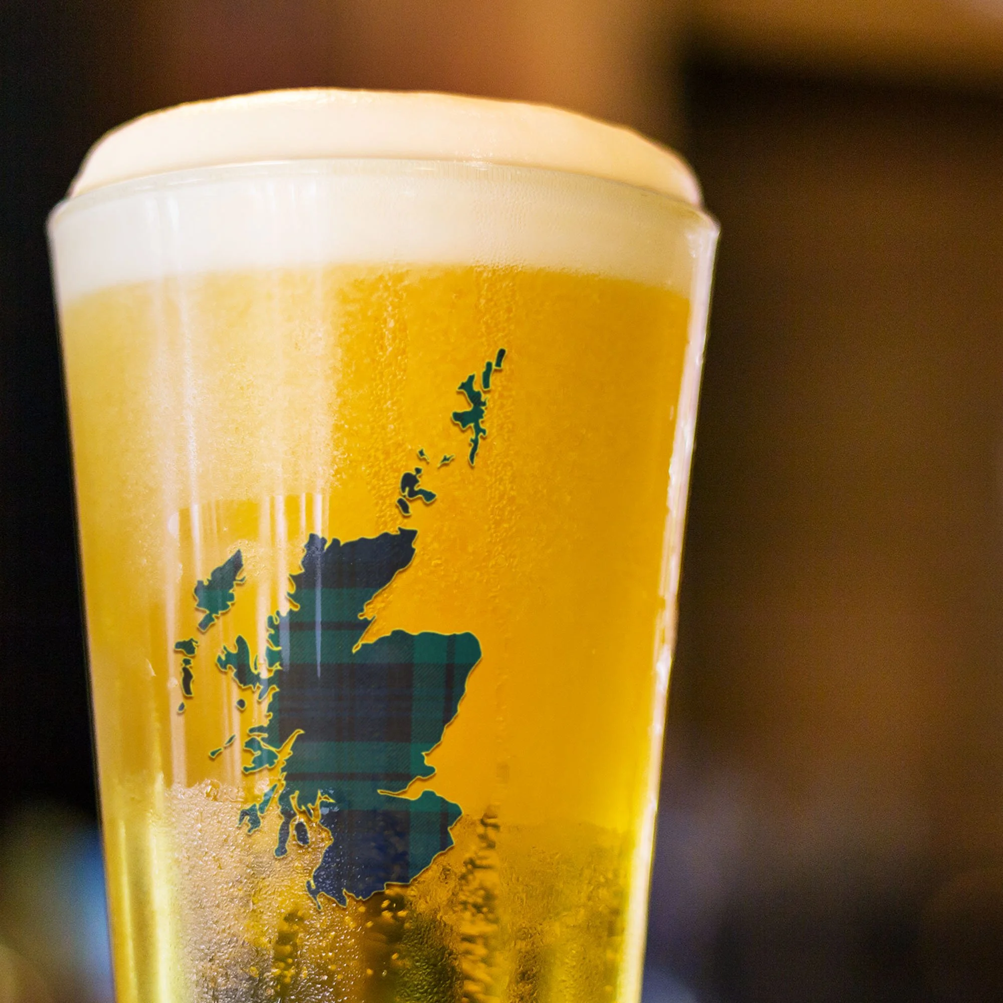 black-watch-scotland-map-beer-glass-brave-scottish-gifts-close.jpg