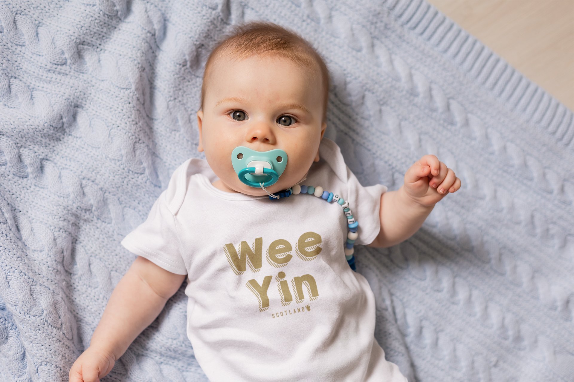 wee-yin-baby-bodysuit-brave-scottish-gifts-model3.jpg