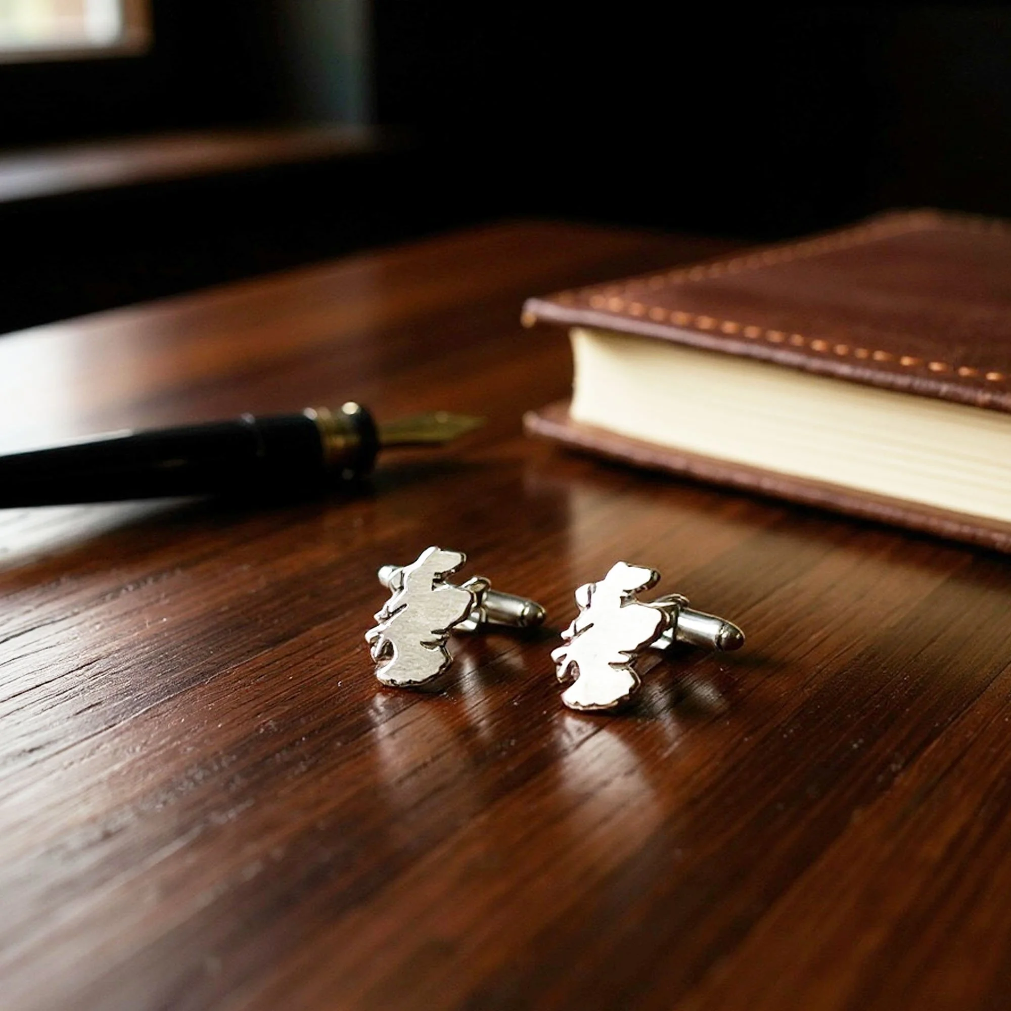 scotland-map-cufflinks-brave-scottish-gifts-model.jpg