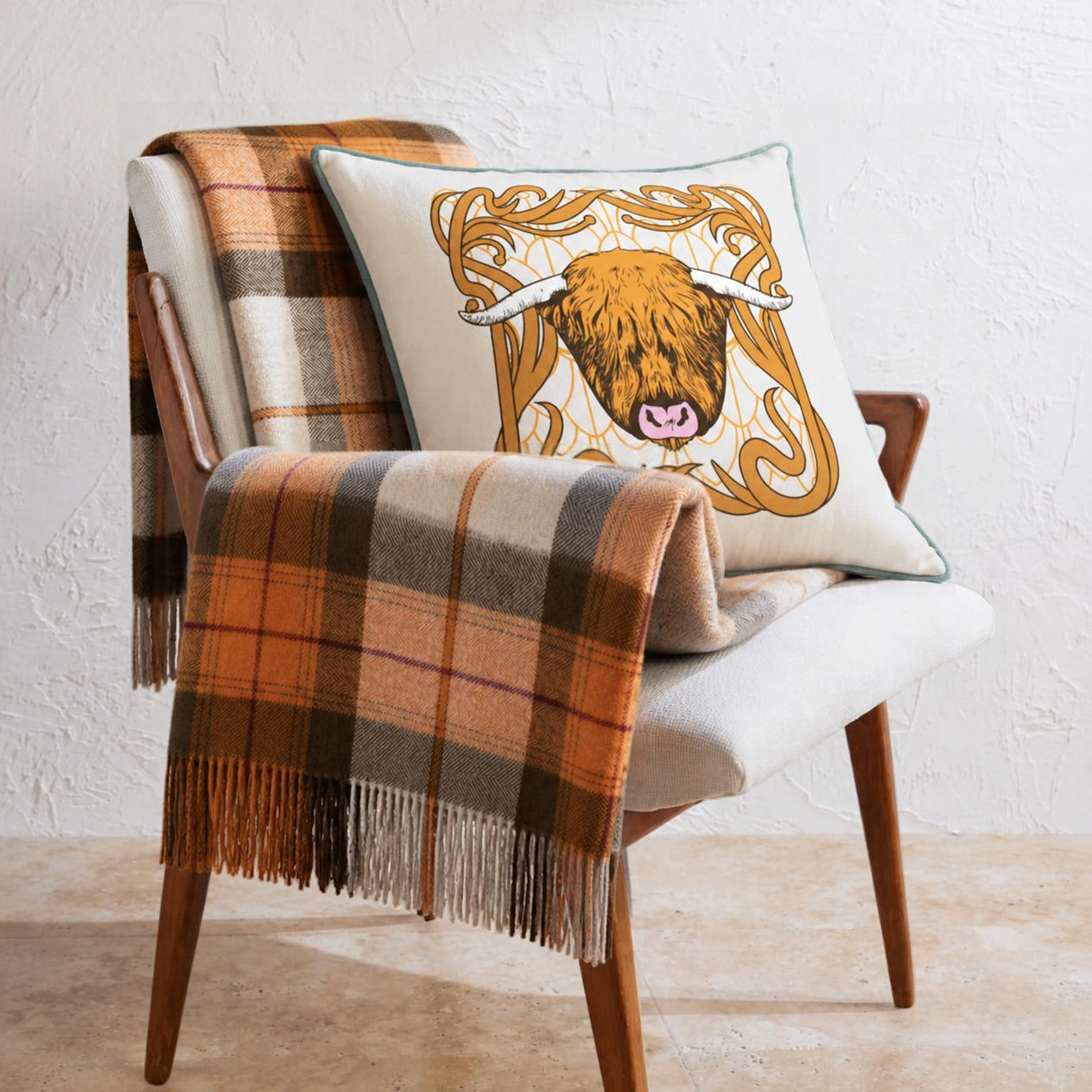 HIGHLAND-COW-CUSHION-BRAVE-SCOTTISH-GIFTS-1.png