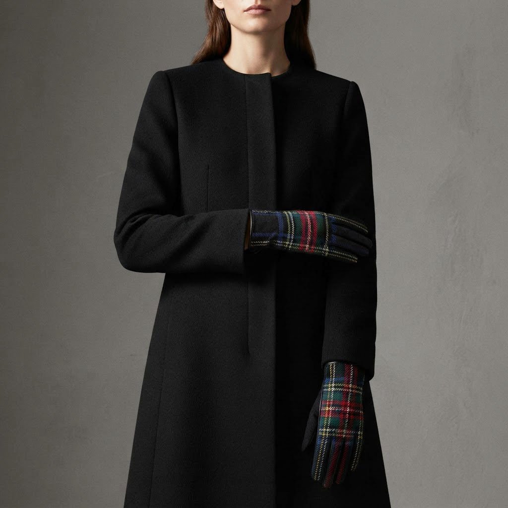 black-stewart-tartan-gloves-brave-scottish-gifts-2.jpg