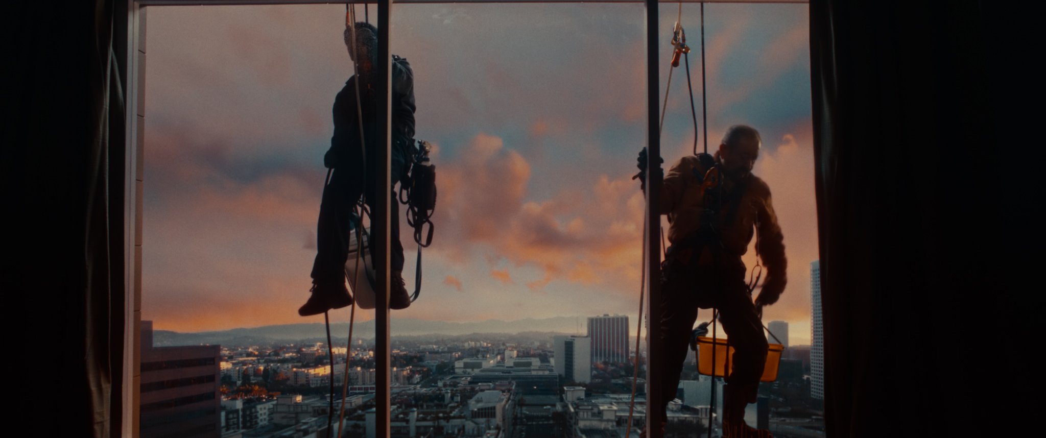 WINDOW_CLEANERS_INTERNAL_ARCHIVAL_MASTER_NO_SUBTITLES_PRORES4444_5.1_2048x858_05212025.00_01_01_05.Standbild005.jpg
