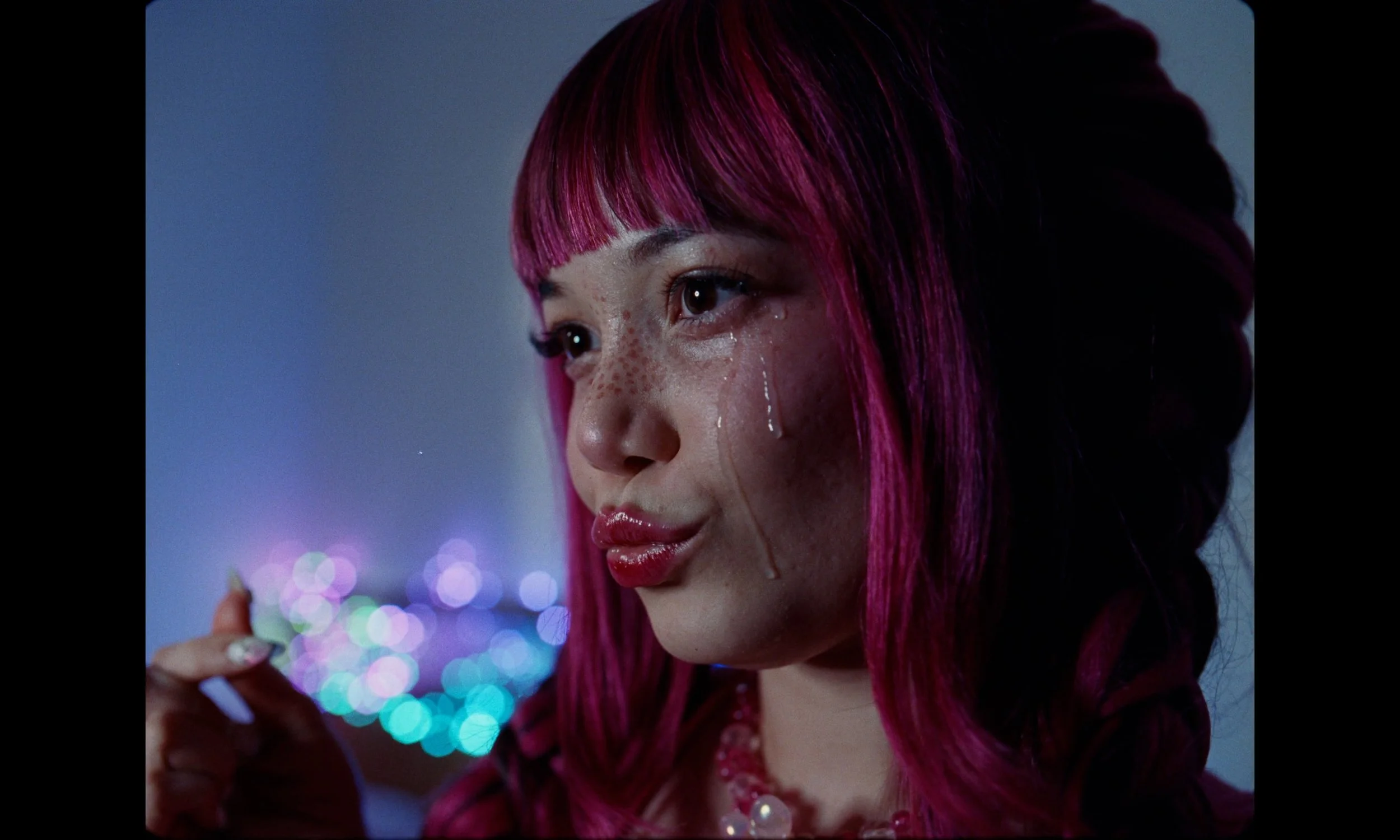 Tokisha - Perreo Llorando.00_00_40_06.Still169.jpg