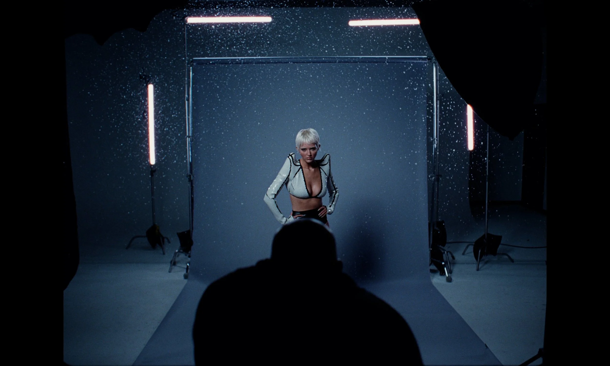 Tokisha - Perreo Llorando.00_02_06_08.Still176.jpg