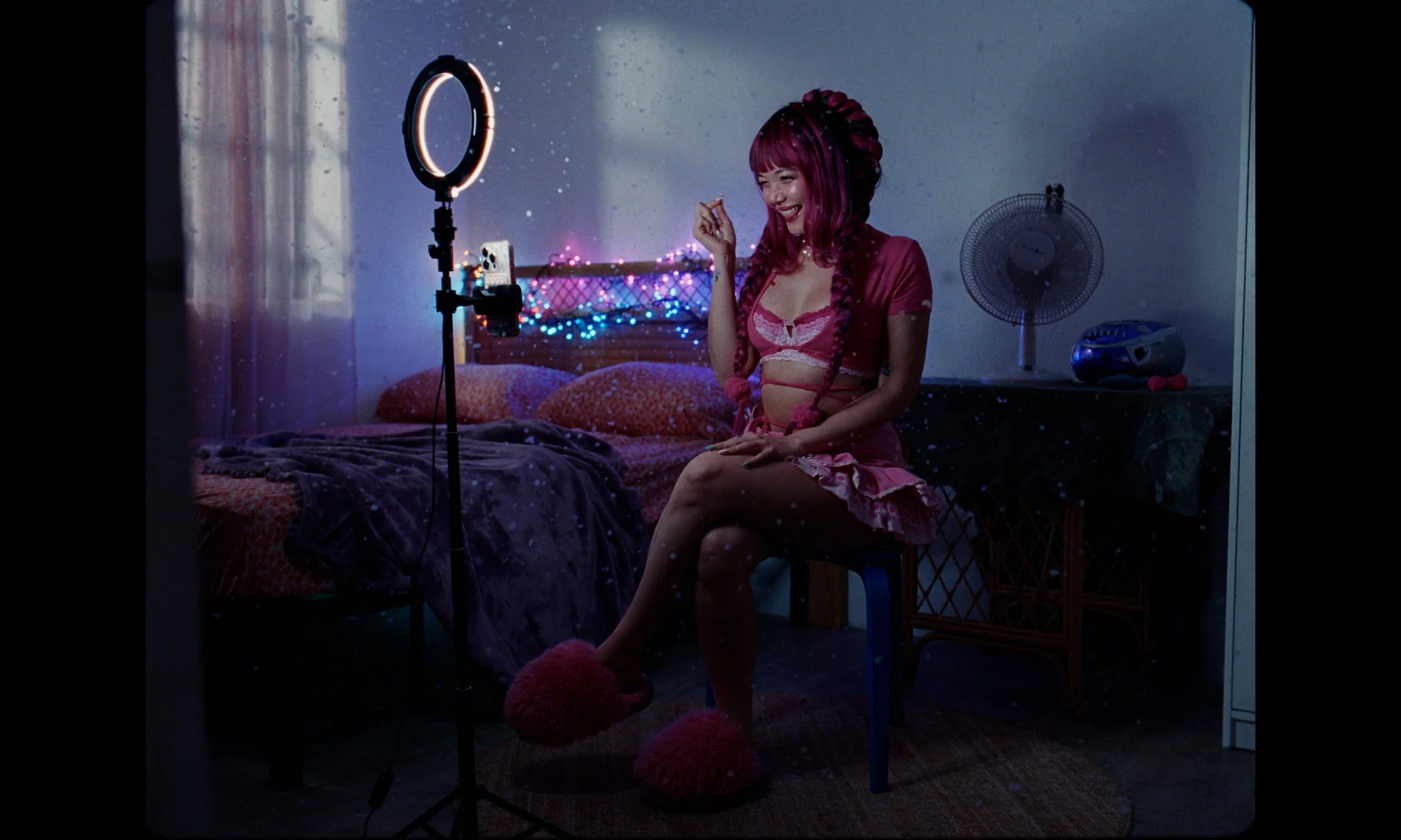 Tokisha - Perreo Llorando.00_02_14_07.Still179.jpg