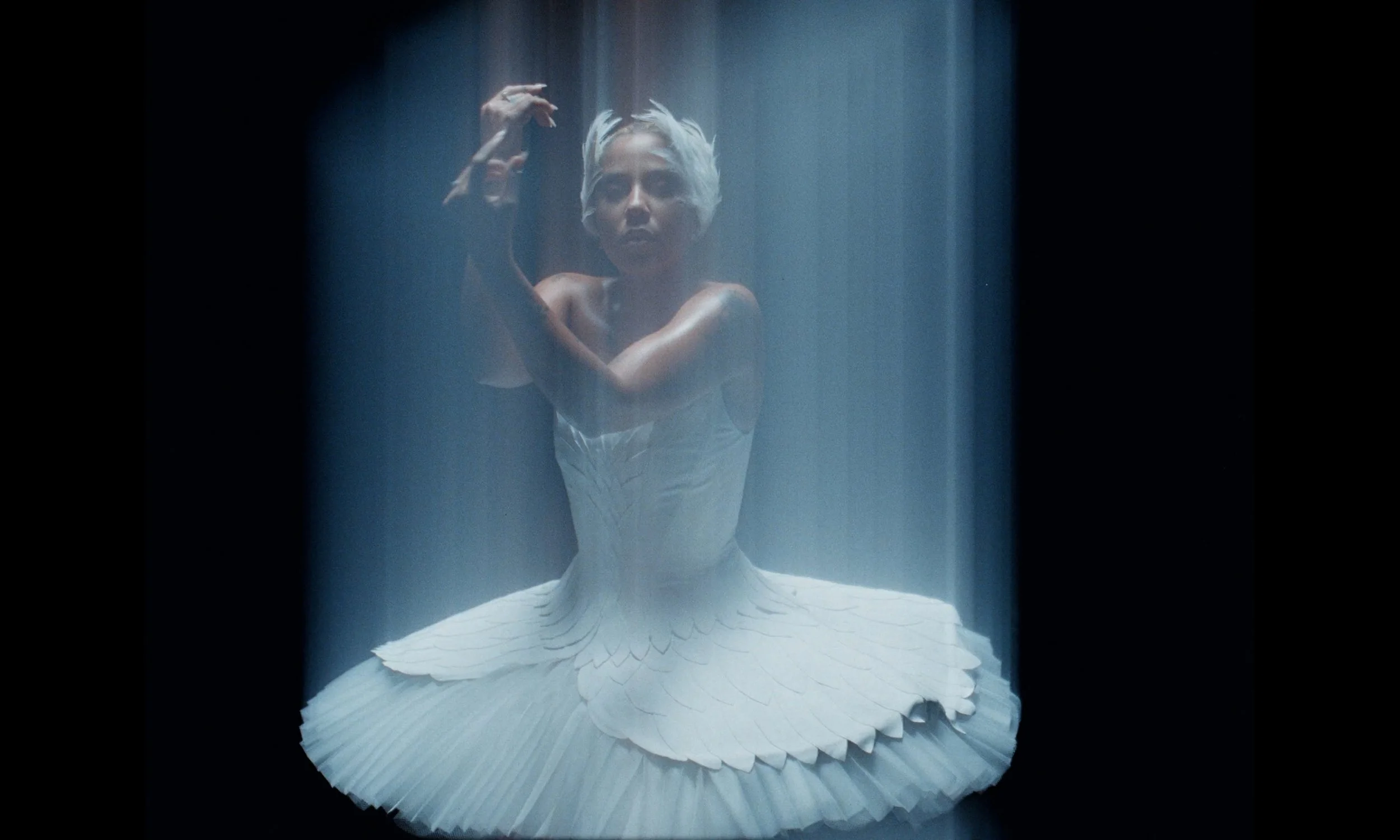 Tokisha - Perreo Llorando.00_03_06_01.Still192.jpg