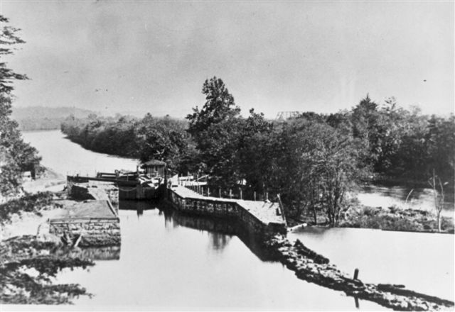 010 Big Blue Mountain Dam and lock looking south.jpg