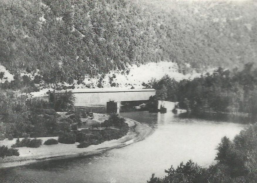 P&R RR Covered Bridge at Pulpit Rock.jpg