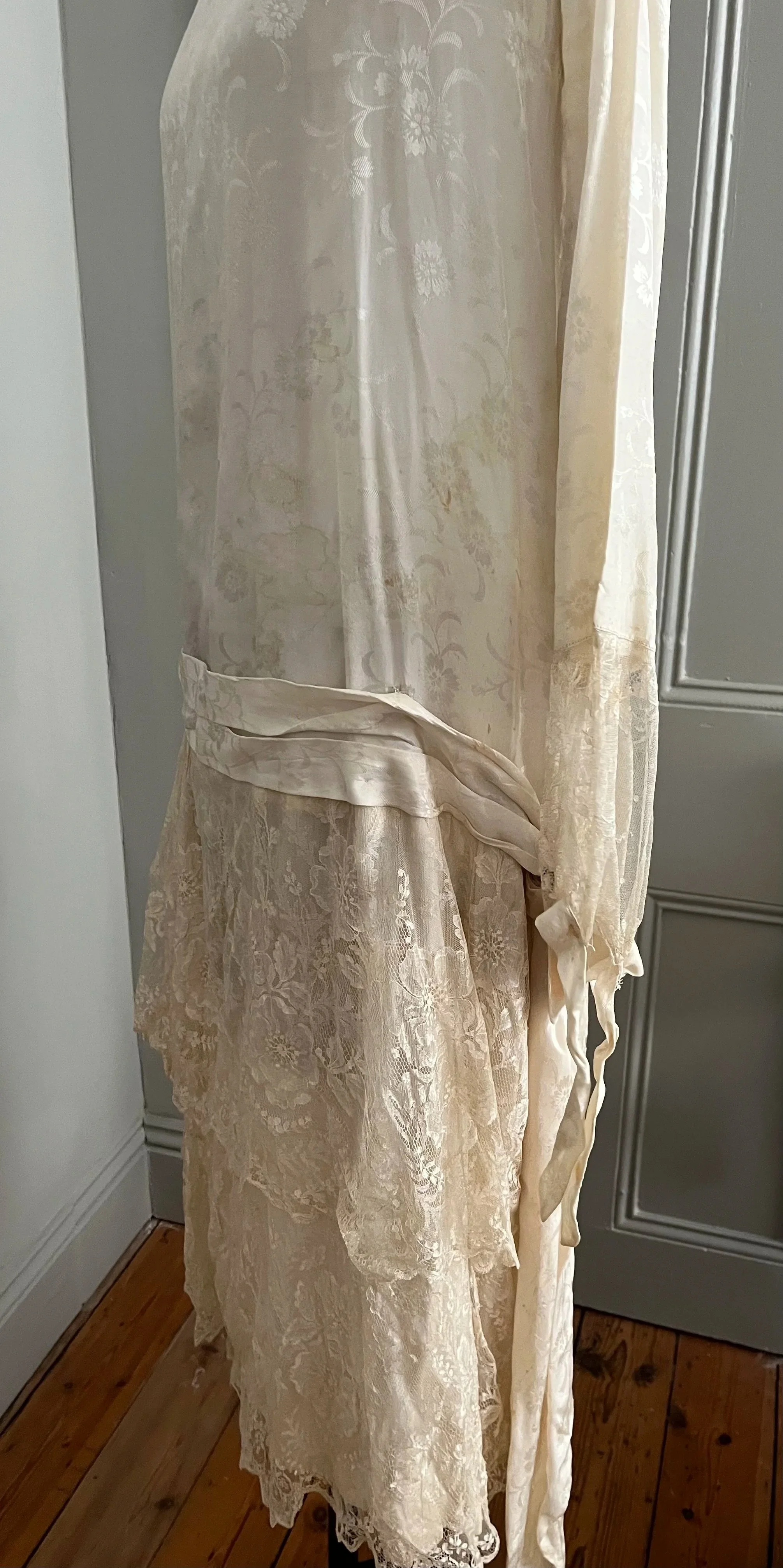 PART 1 OF RESTORING A 1920s WEDDING DRESS