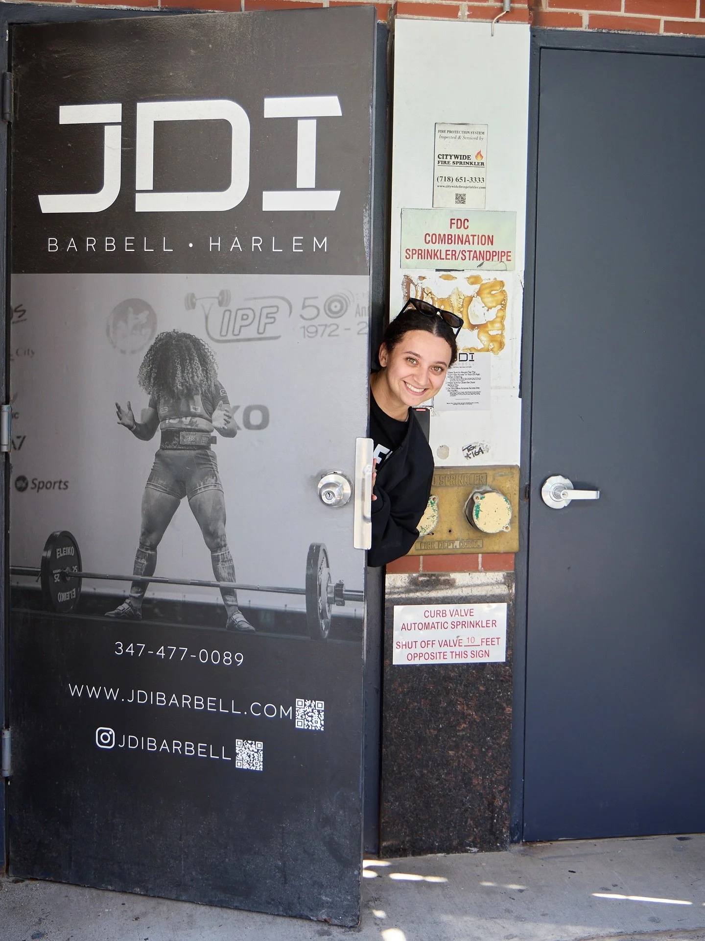 Need to get that workout in at 3 a.m.? DSNY, FDNY and plenty of midnight-shift workers know the secret: JDI Barbell @jdibarbell, a one-stop shop for all things strength, tucked away along the Park Avenue Viaduct between 122nd &amp; 123rd streets.

Fo