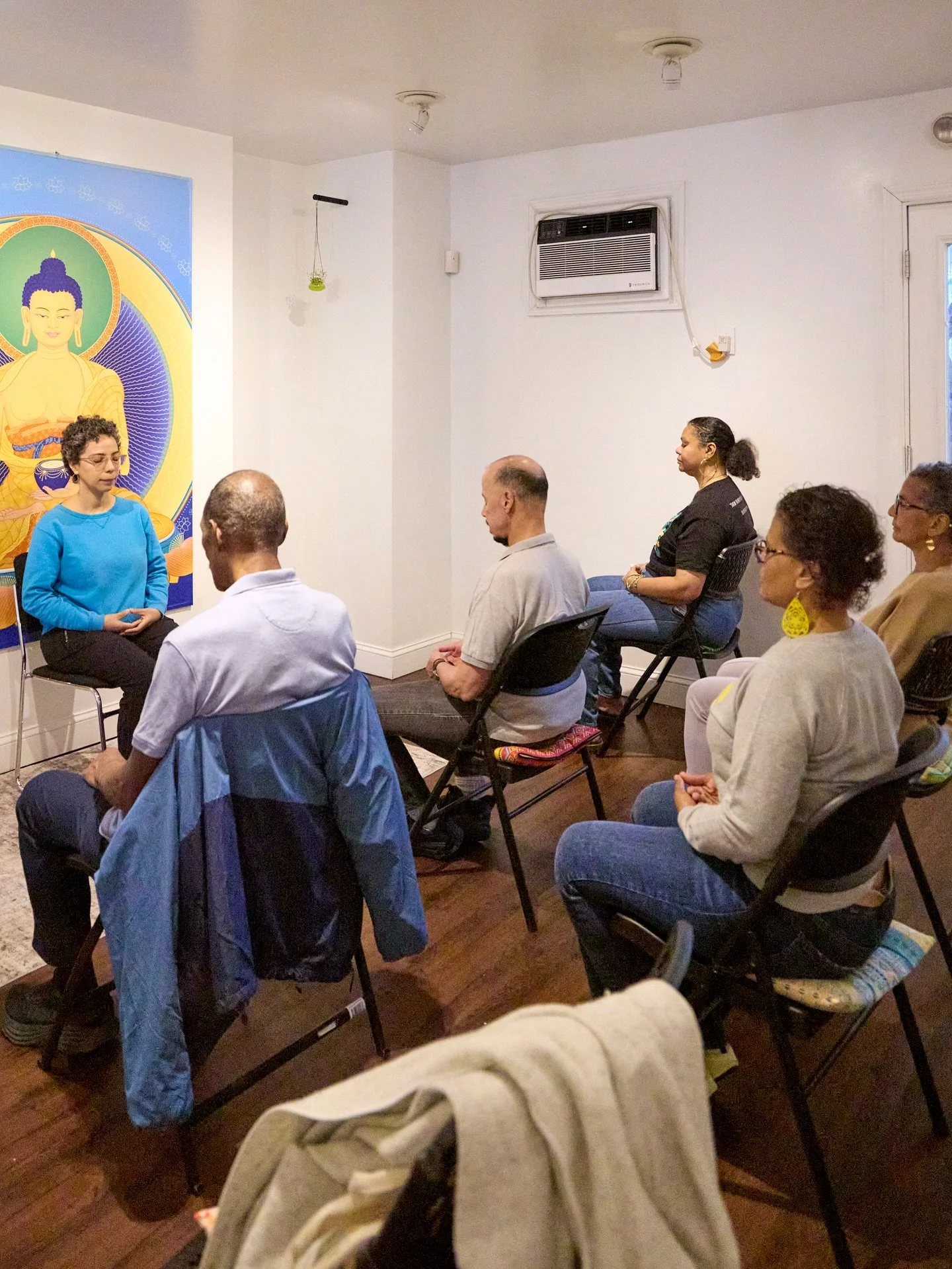 Training the mind to cope with the stress of the city: That&rsquo;s Meditation in Harlem @meditation_in_harlem, the community-based group that just moved into a new space on 123rd Street between FDB &amp; St. Nicholas Avenue.

Welcoming to all ages, 