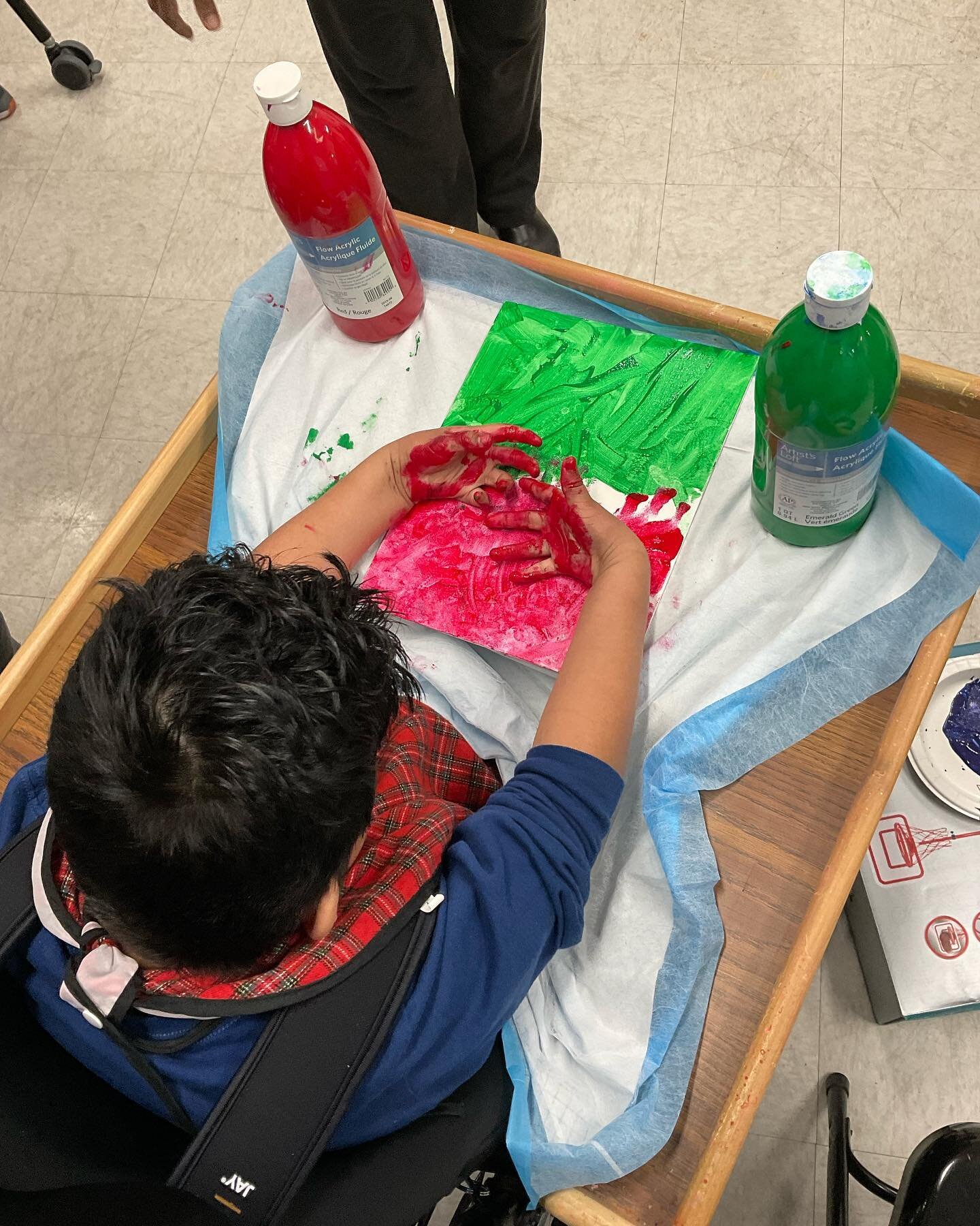 So proud of the beautiful art my students at iHOPE have been making!! ❤️🧡💛💚💙💜🌟
#teacher #artteachersofinstagram #ihope #art