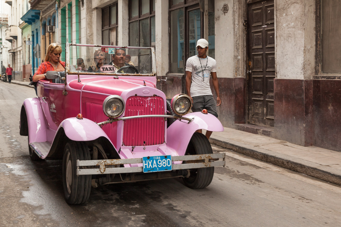 Pink Taxi, Havana
