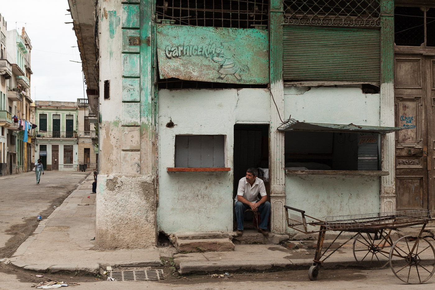 Sitting in the Doorway, Havana