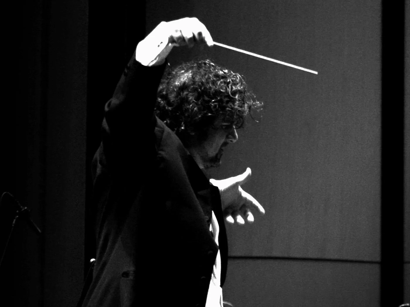 ALLENTINKHAM.com_Conducting_CYSO_Logan_Center_Ed_Spinelli_Photography_1BWLR.jpg