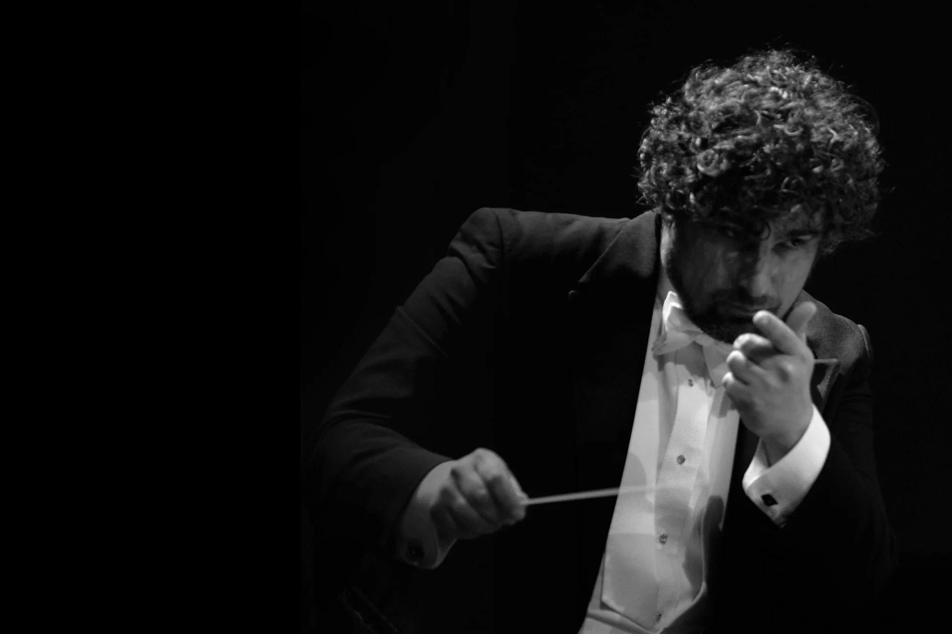 ALLENTINKHAM.com_Conducting_ASO_Lad_Strayer_Photography_4BWGLR.jpg