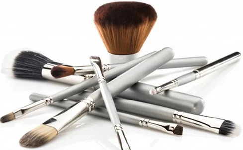 cedrapharmacy_cleanbrushes_blog.jpg