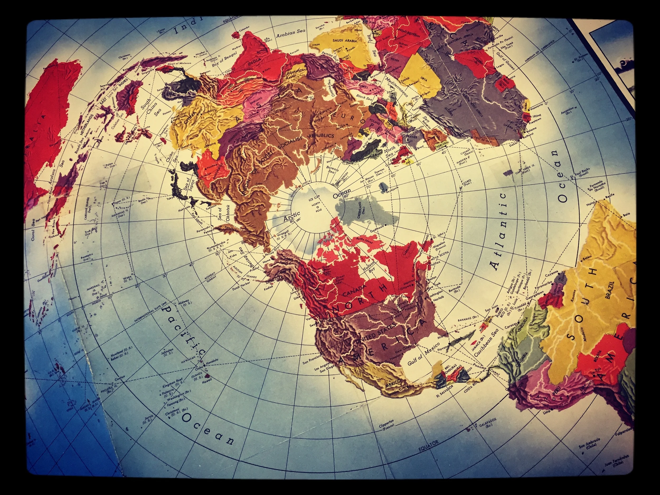 Exploring M A P S :: a cartography in progress.