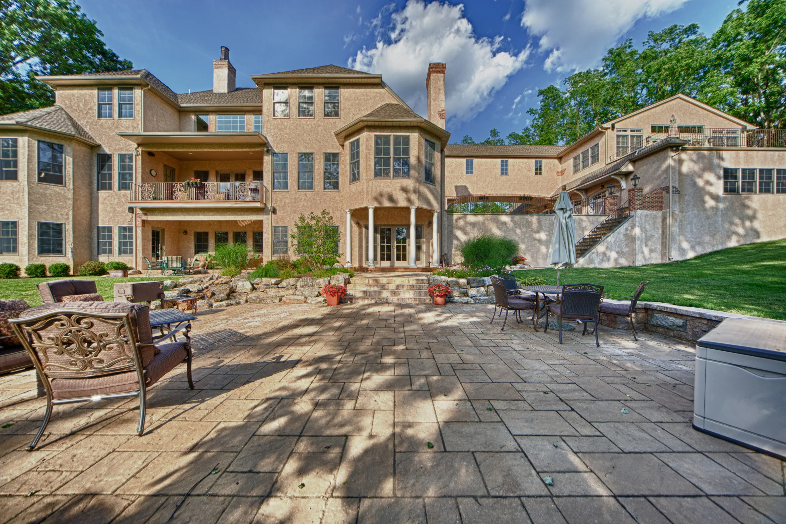 Lori Court 205_HDR.jpg