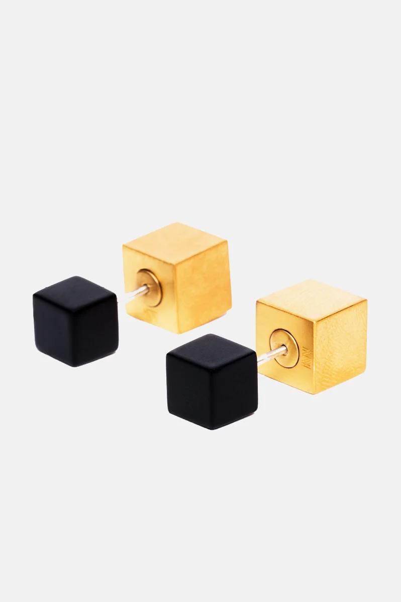 ming-yu-wang-jewelry-eclipse-matte-black-18k-gold-plated-brass-earrings-shop-00033.jpg
