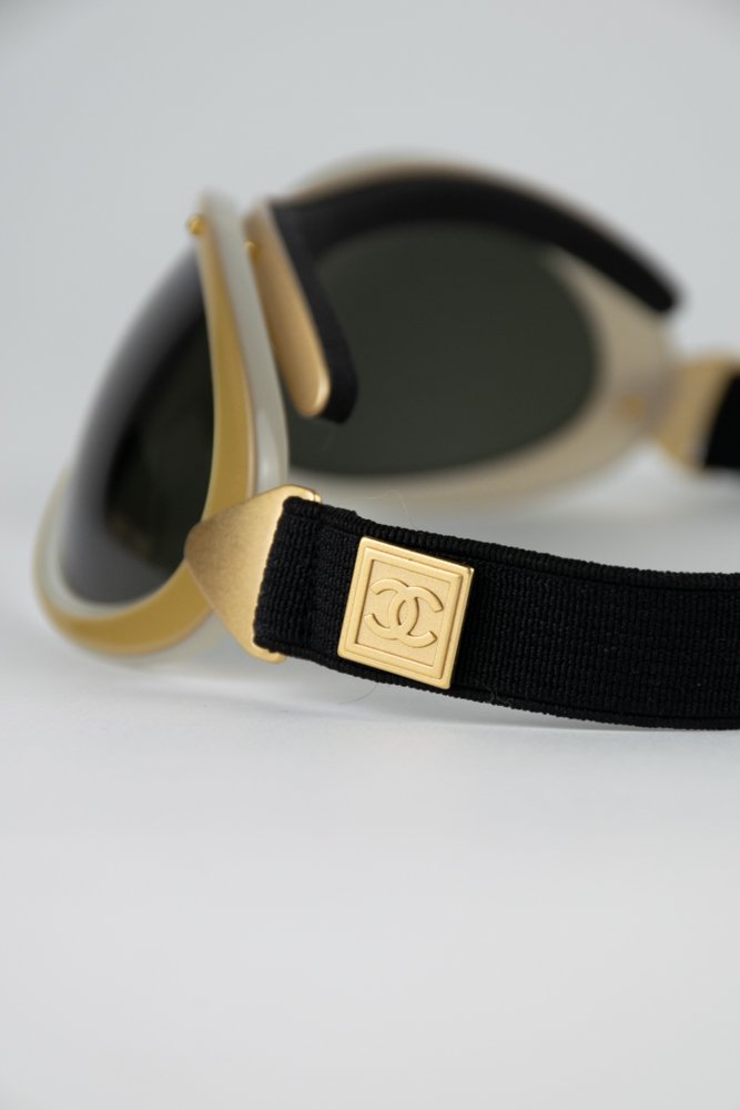 Chanel Ski Goggles — BLOGGER ARMOIRE