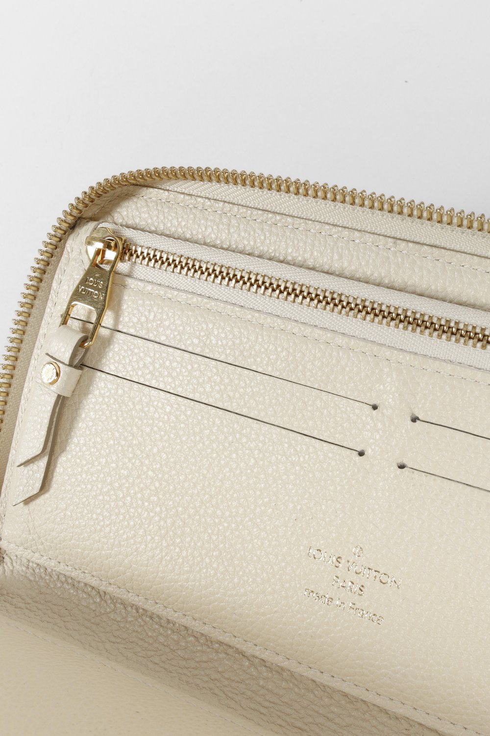 Louis Vuitton White Monogram Empreinte Leather Zippy Wallet — BLOGGER  ARMOIRE