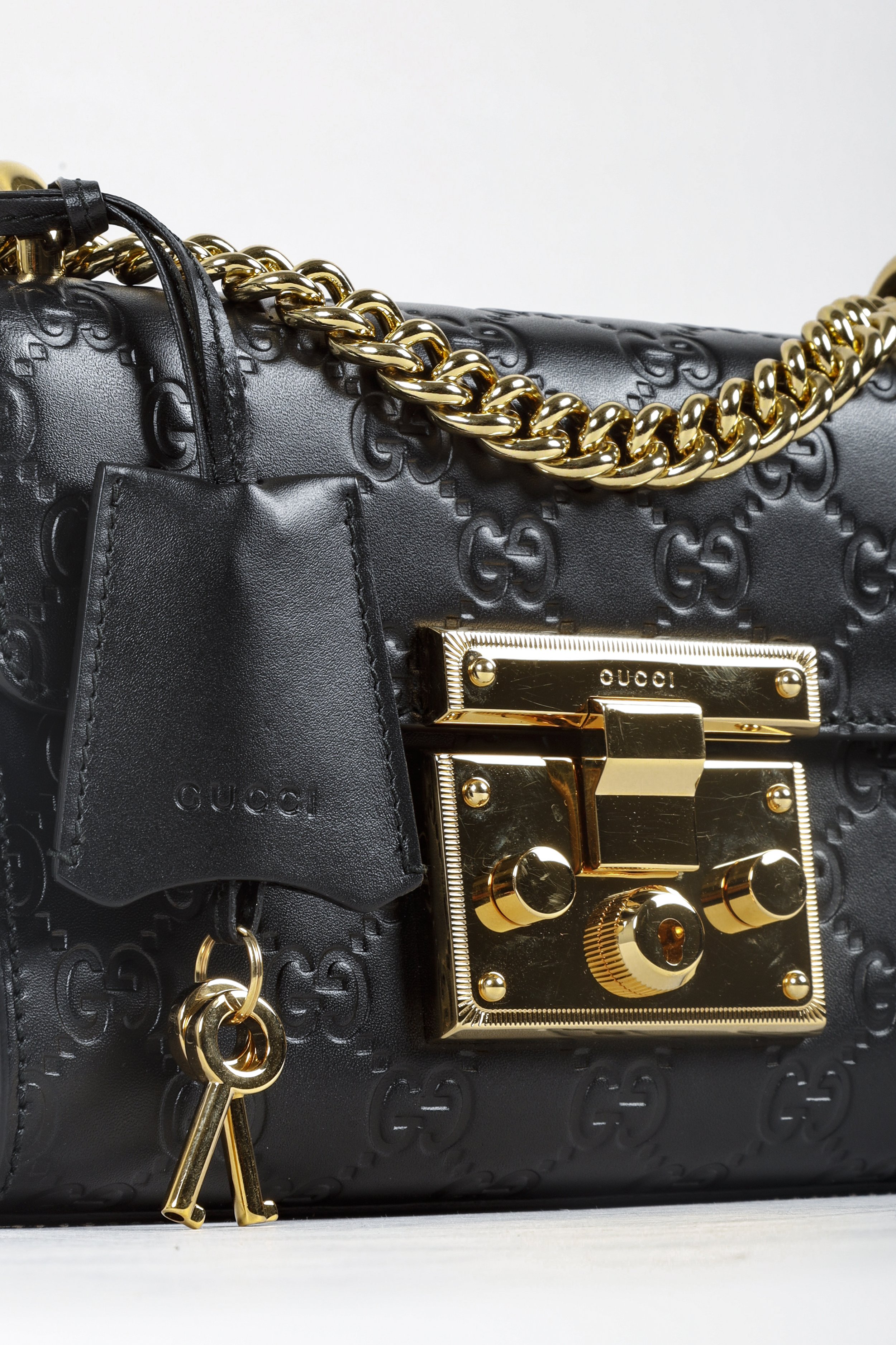 Gucci Small GG Marmont Shoulder Bag - Farfetch | Gg marmont matelassé mini  bag, Leather, Gucci purses
