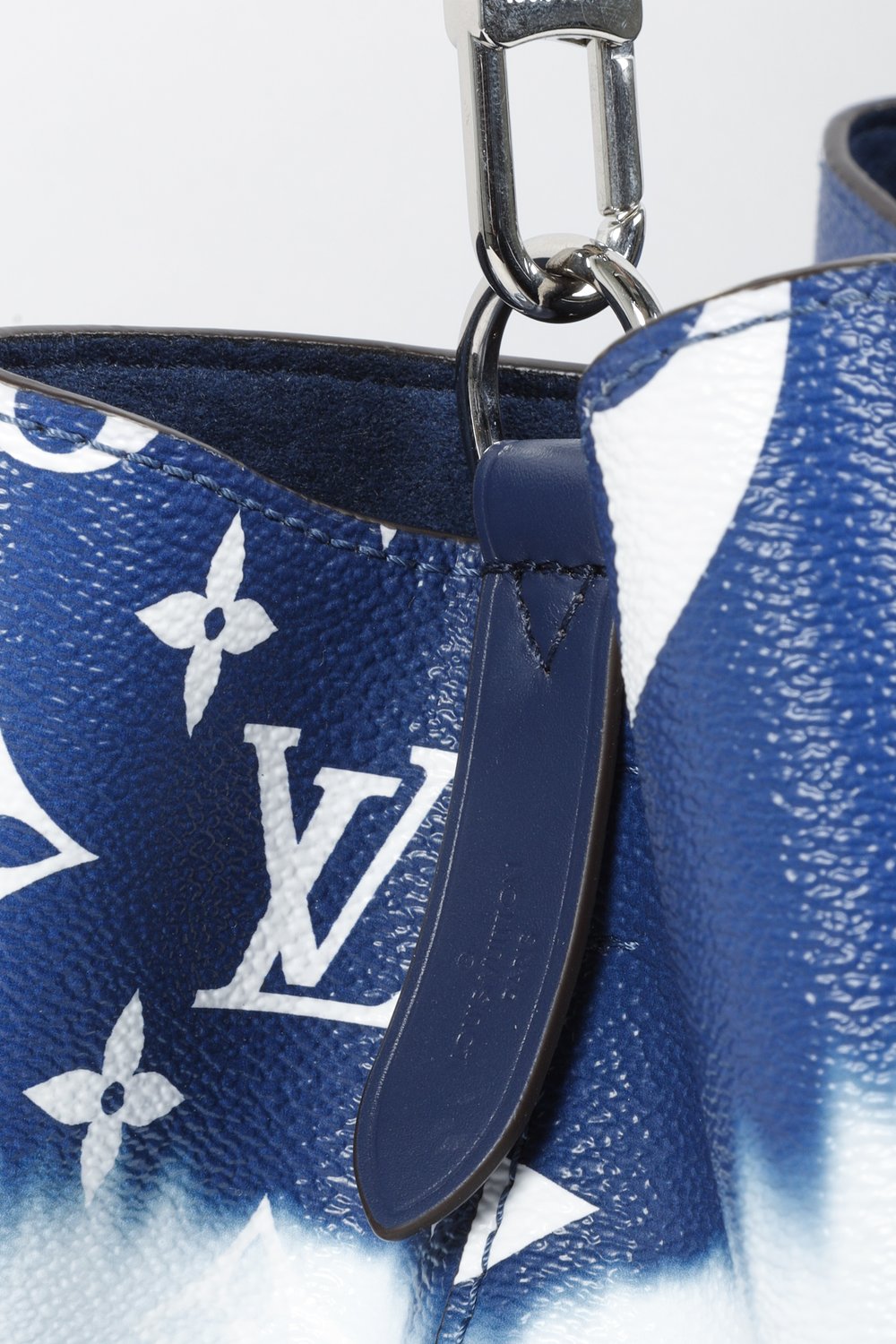 Louis Vuitton Blue Tie Dye Escale NéoNoé MM — BLOGGER ARMOIRE