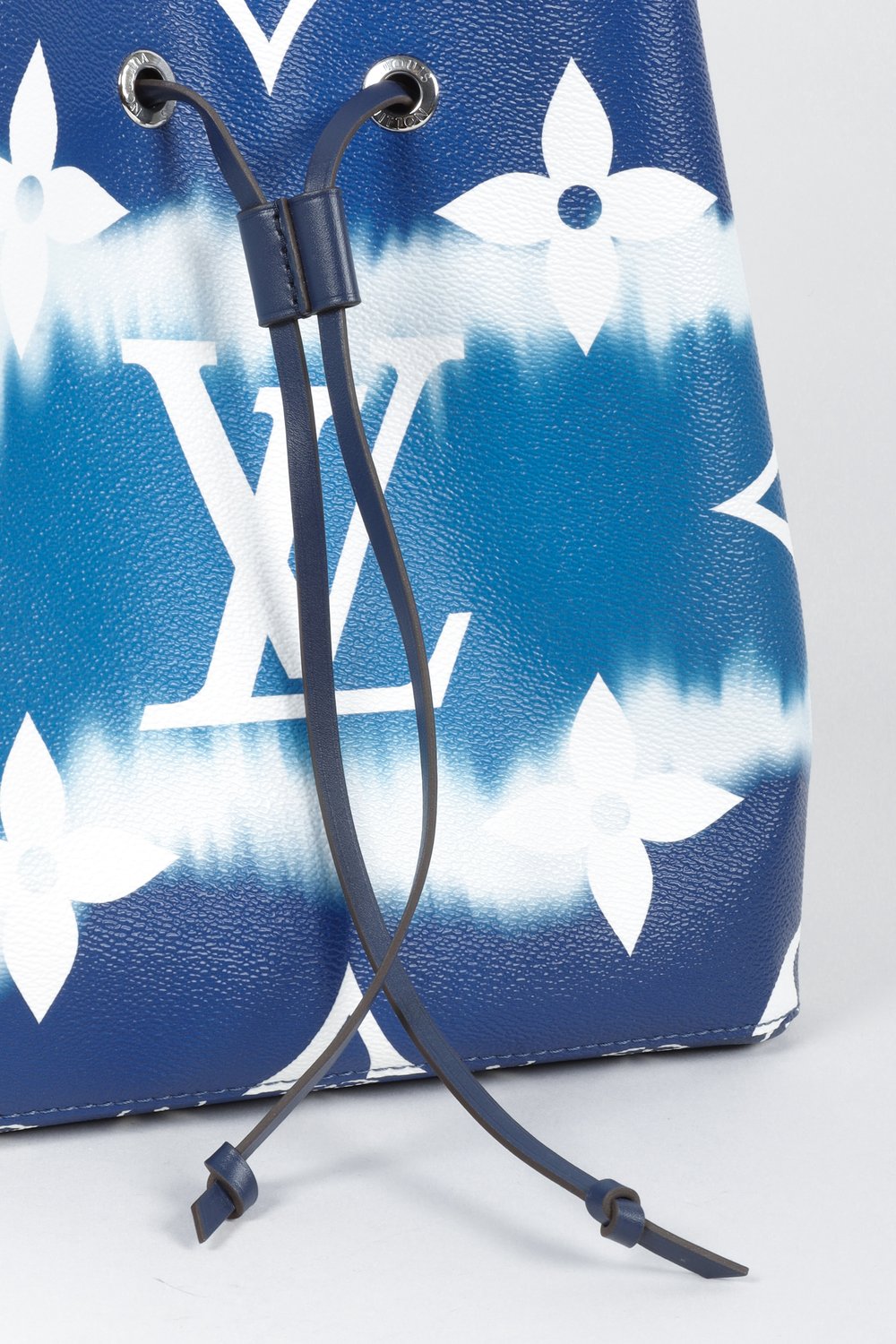 Louis Vuitton Escale Neverfull Blue Tie Dye Essentials Hoodie - Tagotee