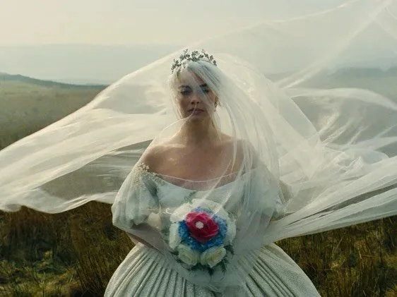 Margot Robbie in Wuthering Heights just unlocked a whole new level of bridal mood.

Moody romance. Windswept textures. That effortless, undone elegance that feels equal parts gothic novel and modern muse.

If 2026 brides are leaning into drama, depth