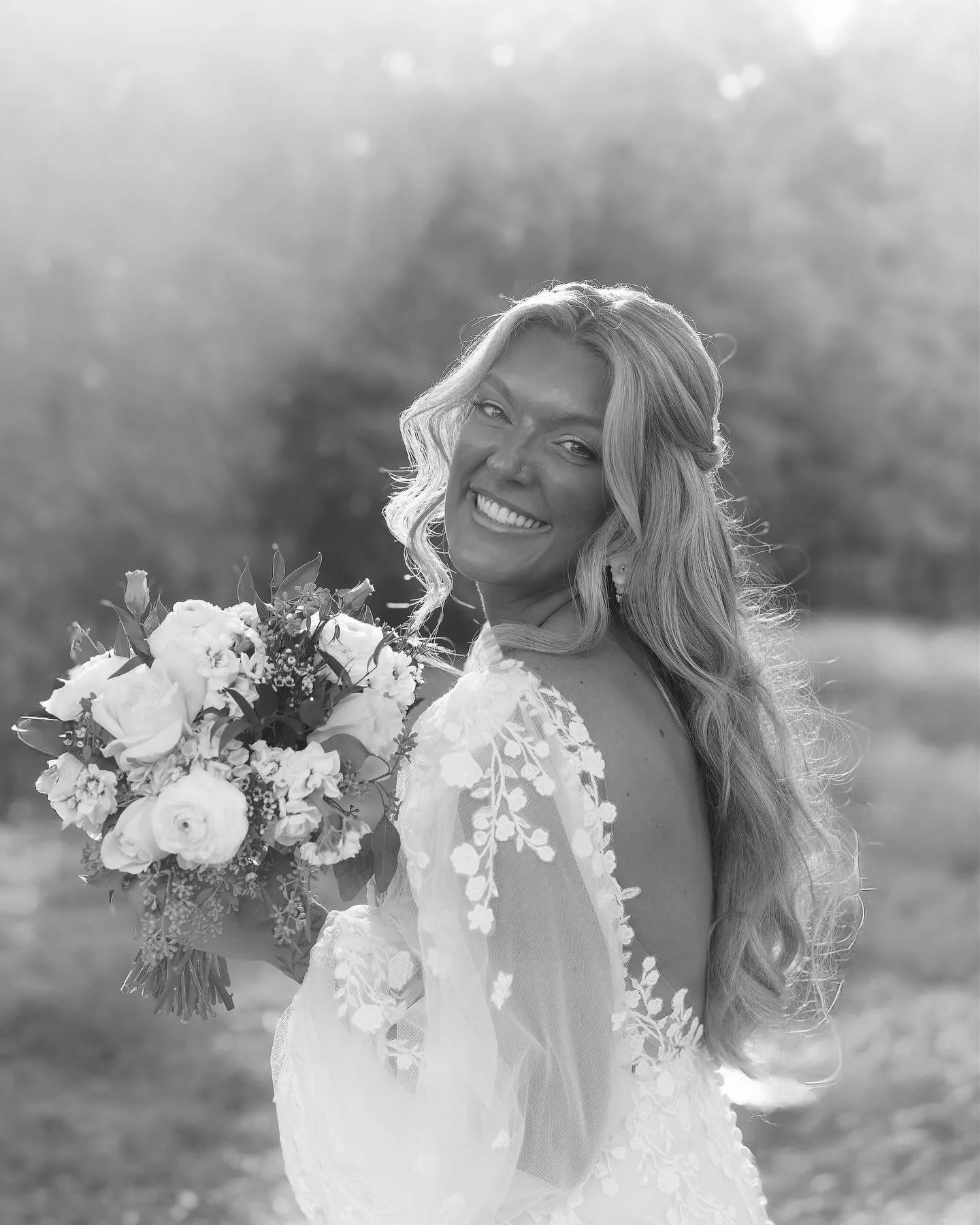 Have you ever seen such an ethereal bride before?? This was such a special day and forgive us if we can&rsquo;t stop posting about it 😭🫶

Vendors 🩷:
@deeprunroadhouse
@trucklecheesemongers 
@elguaporva 
@amativecreative 
@kwfweddings 
@haley.rose.