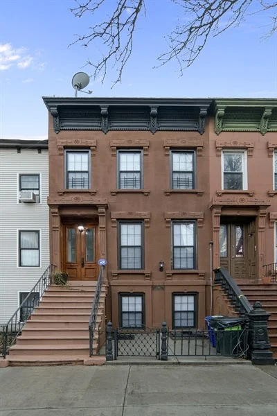 1_720MadisonAve_57_FrontView_LowRes.jpg